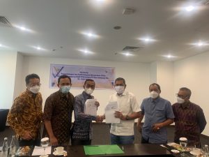 Pihak PT Vale saat bersama dengan Pemkab Kolaka usai penandatanganan MoU