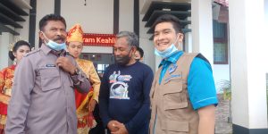 Alvin Akawijaya didampingi Kabid SMK Dikbud Sultra